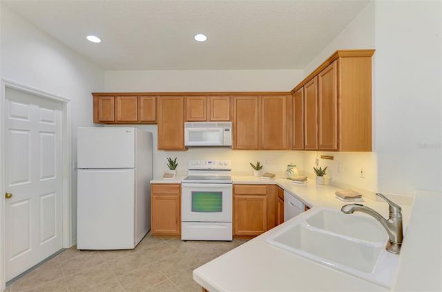 9367 CARNABY DRIVE, Venice, FL 34293