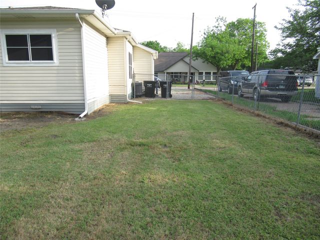 2213 Greenville Street, Caddo Mills, TX 75135