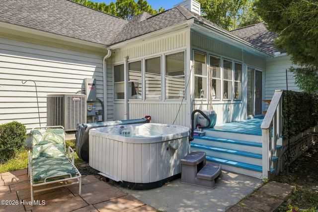 4149 Carlyle Place SE, Southport, NC 28461