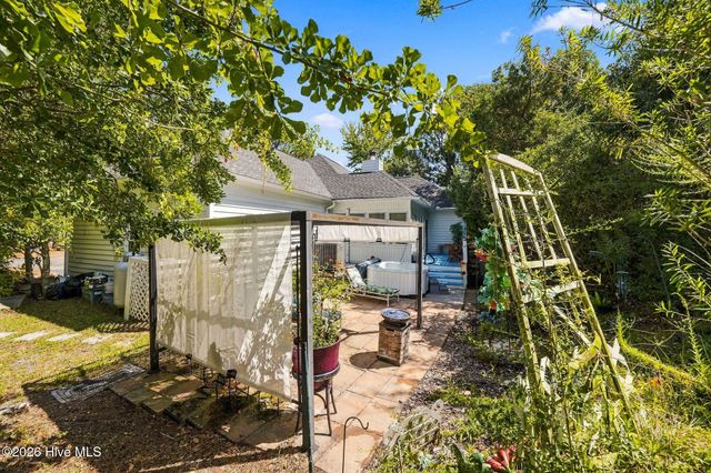 4149 Carlyle Place SE, Southport, NC 28461