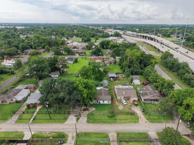 1213 Post Street, Houston, TX 77022