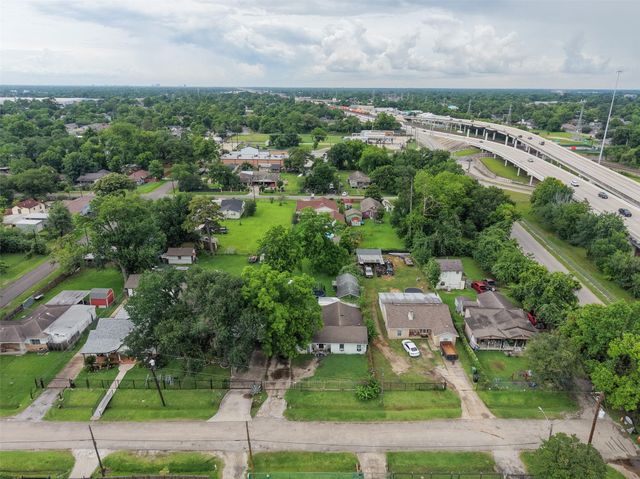 1213 Post Street, Houston, TX 77022