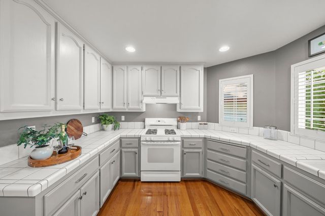 212 Elysian Pl, Grass Valley, CA 95945