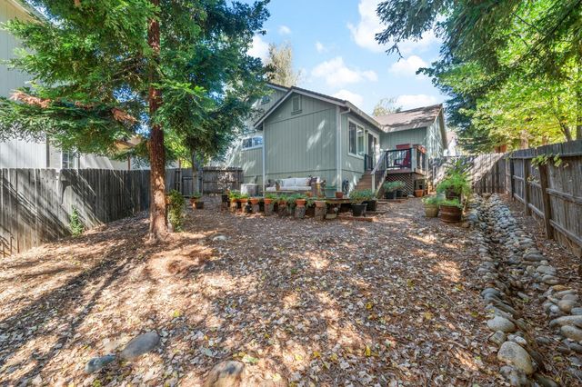 212 Elysian Pl, Grass Valley, CA 95945
