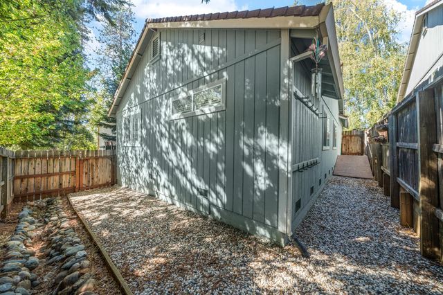 212 Elysian Pl, Grass Valley, CA 95945