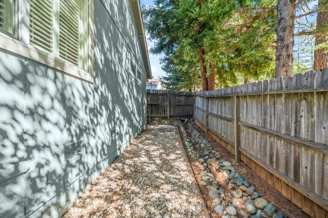 212 Elysian Pl, Grass Valley, CA 95945