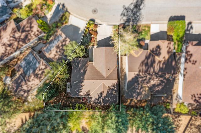 212 Elysian Pl, Grass Valley, CA 95945