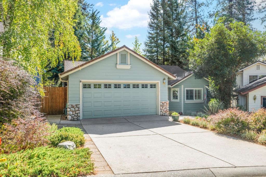 212 Elysian Pl, Grass Valley, CA 95945
