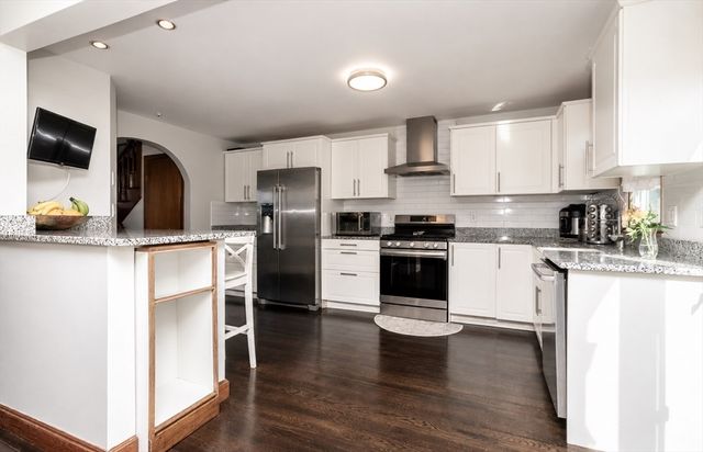592 Mountain Ave, Revere, MA 02151