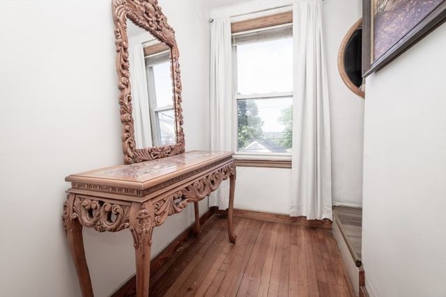 592 Mountain Ave, Revere, MA 02151