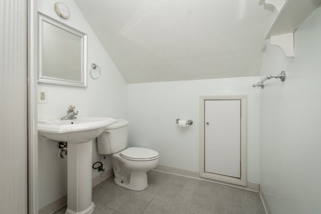 592 Mountain Ave, Revere, MA 02151