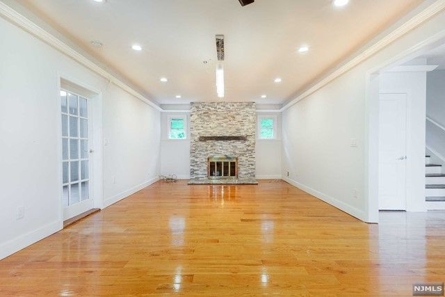 29 Vreeland Avenue, Bloomingdale, NJ 07403