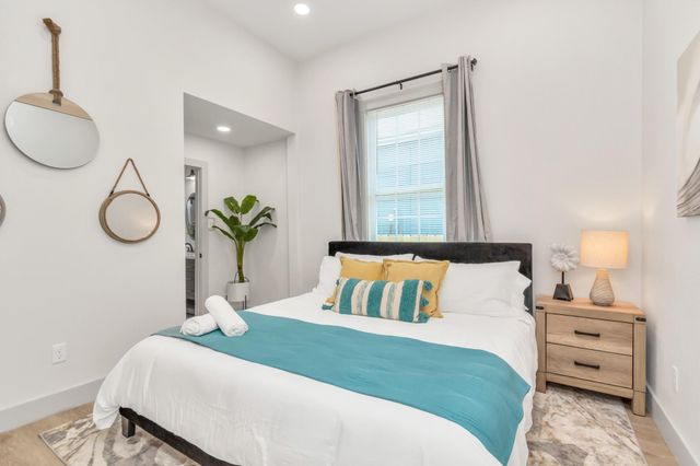 804 34th Street, Galveston, TX 77550