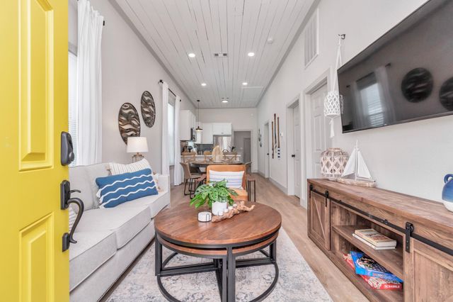 804 34th Street, Galveston, TX 77550