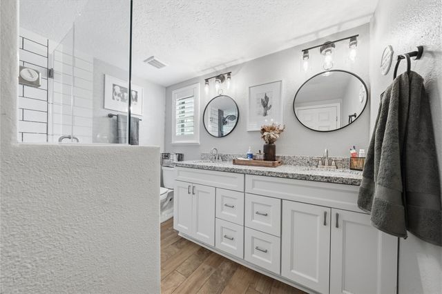 3037 Longwood Lane, Dickinson, TX 77539