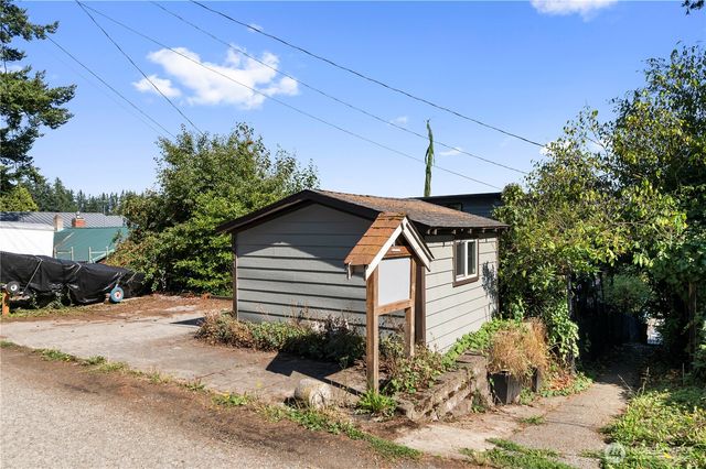 7411 Hermosa Beach Road, Tulalip, WA 98271