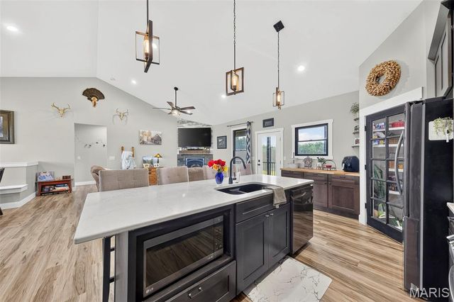 1010 Highway Uu, Silex, MO 63377