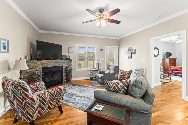 206 Knott Rd, Winchester, TN 37398