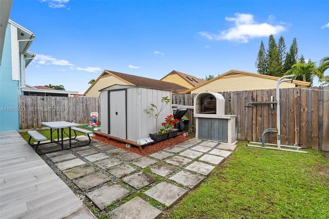 1366 Osprey Ct, Homestead, FL 33035