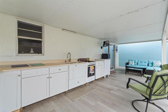 1366 Osprey Ct, Homestead, FL 33035