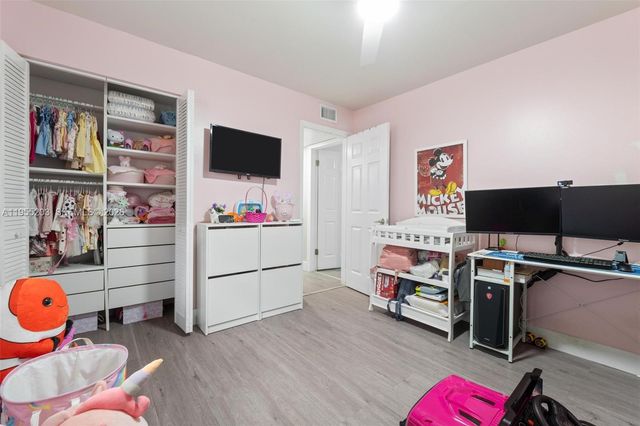 1366 Osprey Ct, Homestead, FL 33035