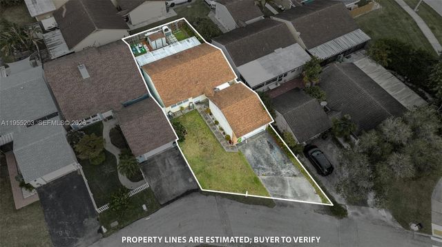 1366 Osprey Ct, Homestead, FL 33035