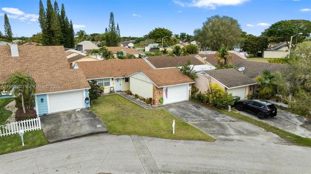 1366 Osprey Ct, Homestead, FL 33035