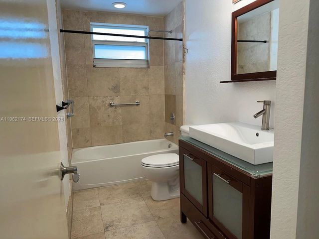 1080 99th St 322, Bay Harbor Islands, FL 33154