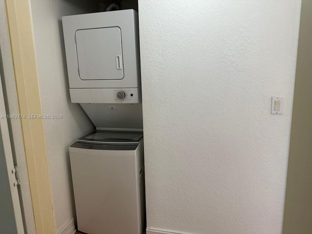 1080 99th St 322, Bay Harbor Islands, FL 33154