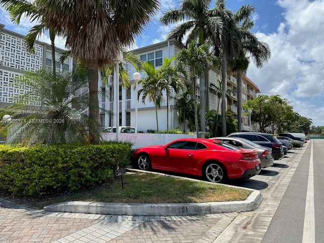 1080 99th St 322, Bay Harbor Islands, FL 33154