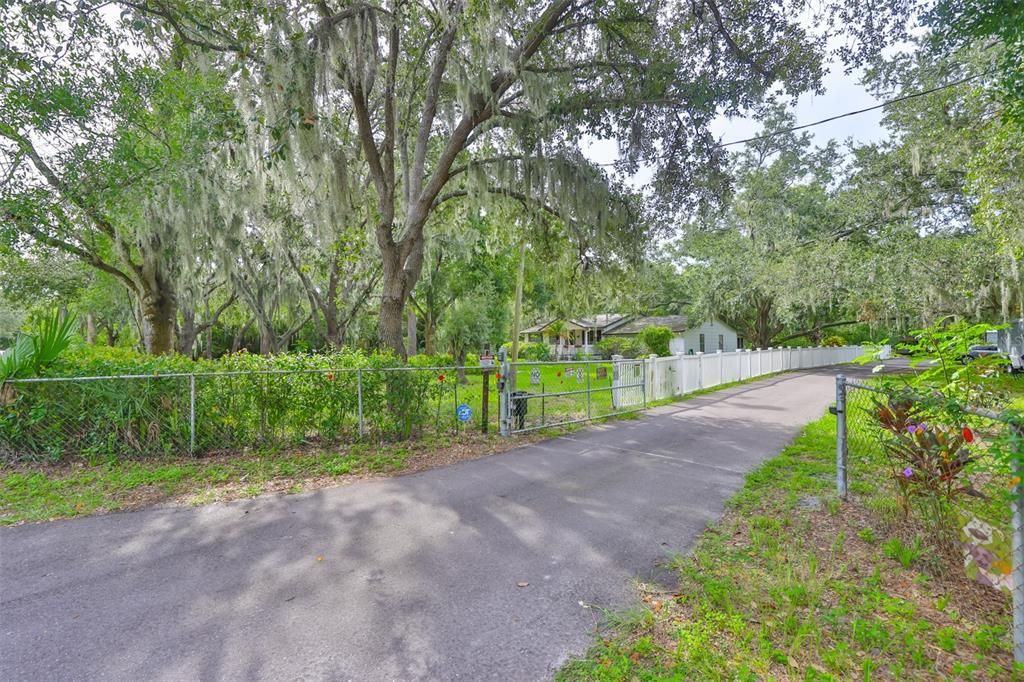 7515 ANNA AVENUE, Gibsonton, FL 33534