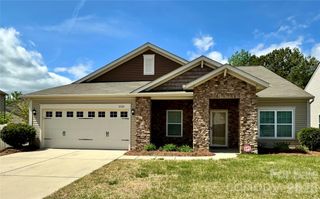 13320 Hunting Birds Lane, Charlotte, NC 28278