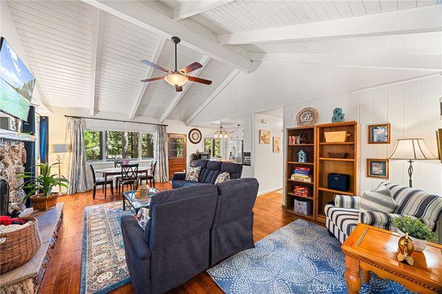 1966 Oakleaf Court, Running Springs, CA 92382