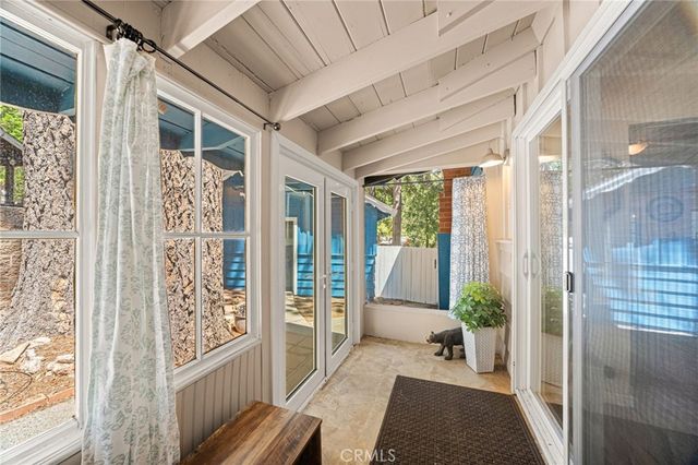 1966 Oakleaf Court, Running Springs, CA 92382