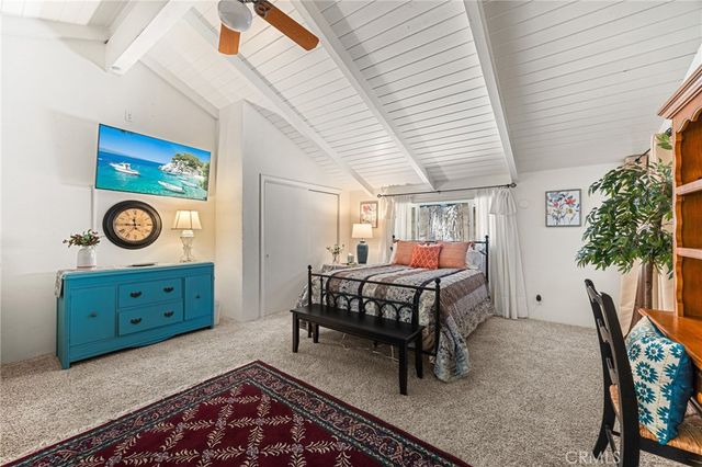 1966 Oakleaf Court, Running Springs, CA 92382
