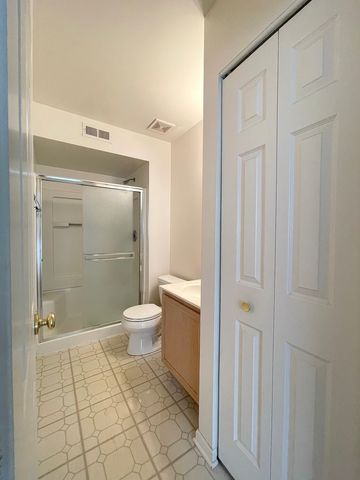 341 Holiday Lane, Hainesville, IL 60073