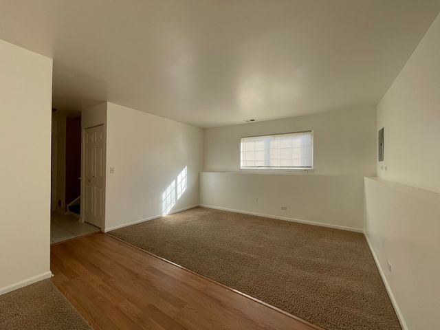 341 Holiday Lane, Hainesville, IL 60073