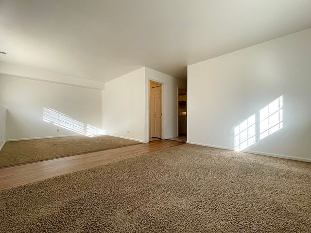 341 Holiday Lane, Hainesville, IL 60073