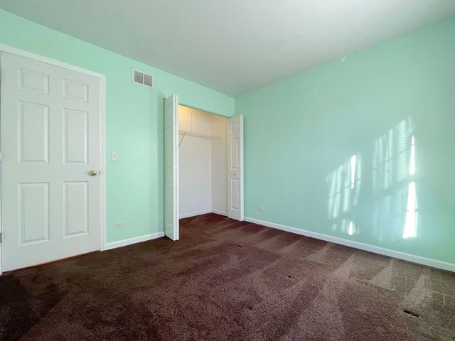 341 Holiday Lane, Hainesville, IL 60073