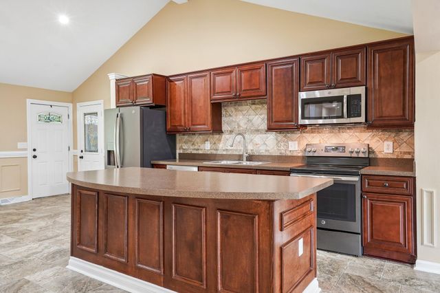 1150 Bangor Road, Waterford Twp, MI 48328