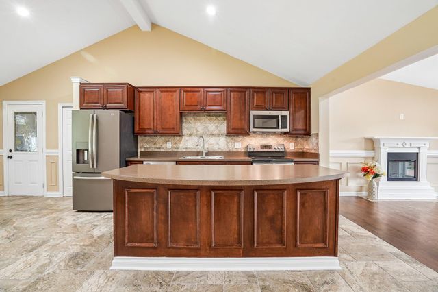 1150 Bangor Road, Waterford Twp, MI 48328