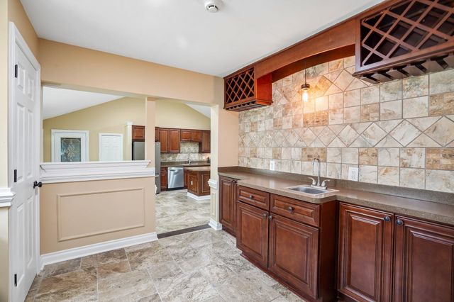 1150 Bangor Road, Waterford Twp, MI 48328