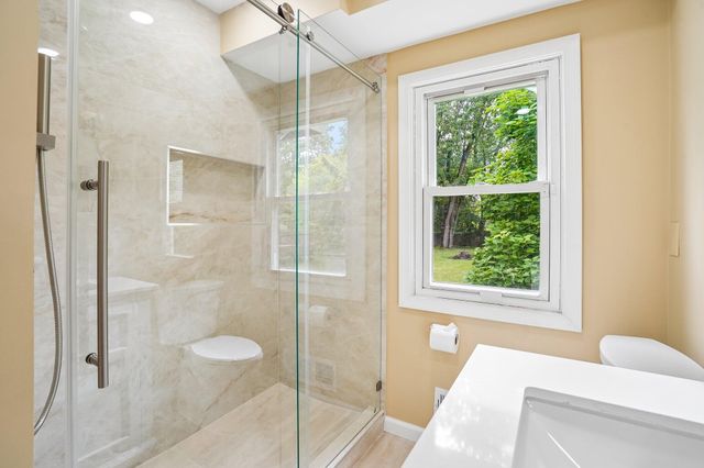 1150 Bangor Road, Waterford Twp, MI 48328