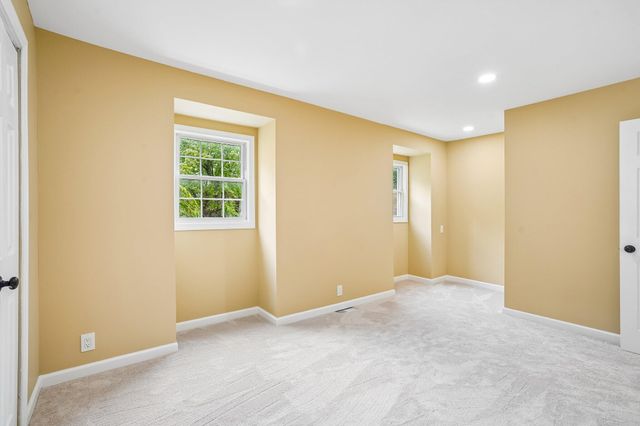 1150 Bangor Road, Waterford Twp, MI 48328