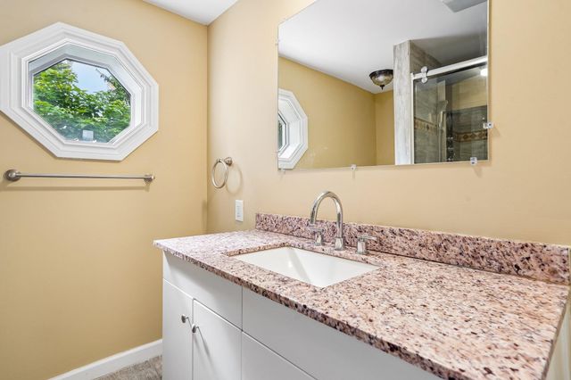 1150 Bangor Road, Waterford Twp, MI 48328