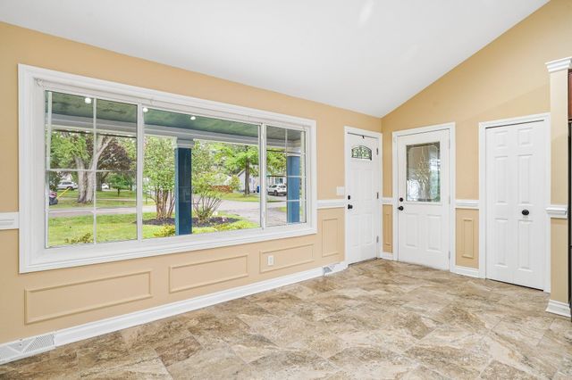 1150 Bangor Road, Waterford Twp, MI 48328