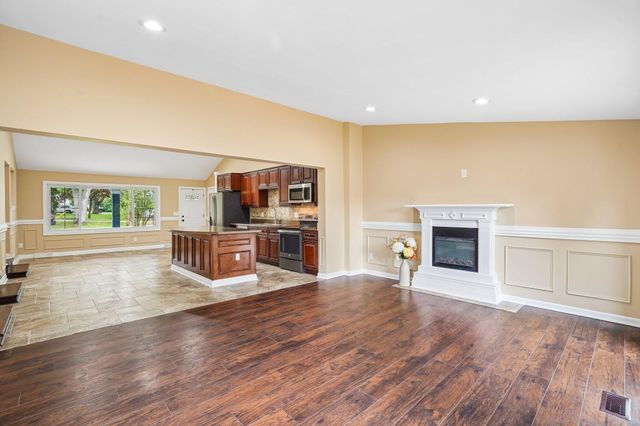 1150 Bangor Road, Waterford Twp, MI 48328