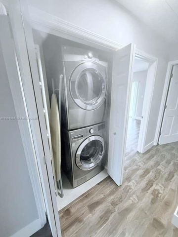 8517 NW 9th Pl, Plantation, FL 33324