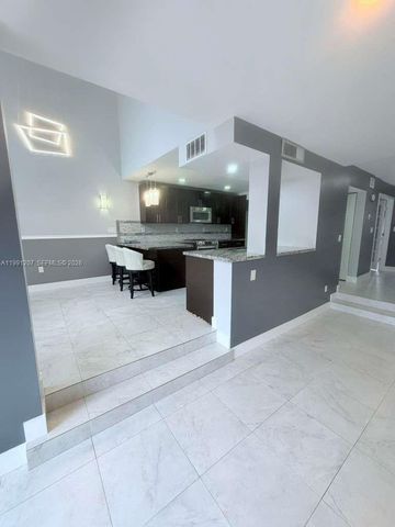 8517 NW 9th Pl, Plantation, FL 33324