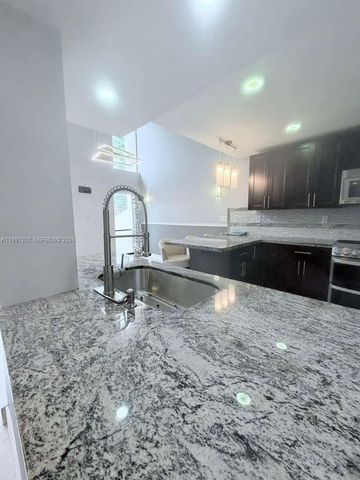 8517 NW 9th Pl, Plantation, FL 33324